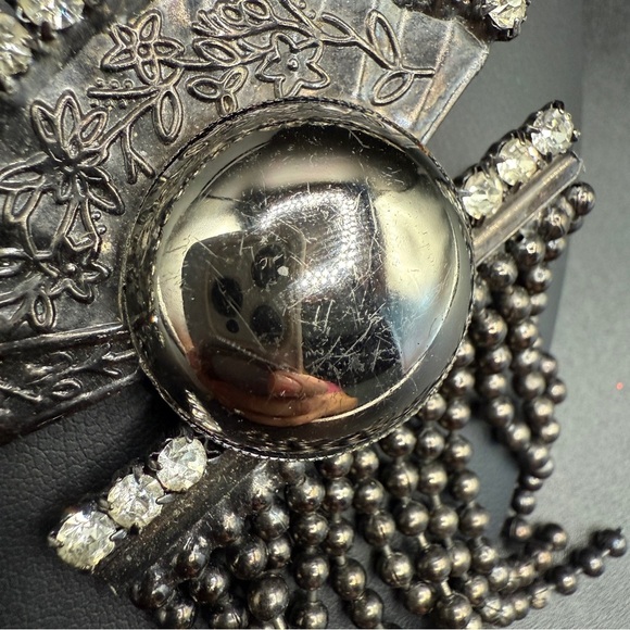 Vintage Art Deco Black Metal Fan Tassel Brooch with Dangly Chain Strands - Picture 13 of 17